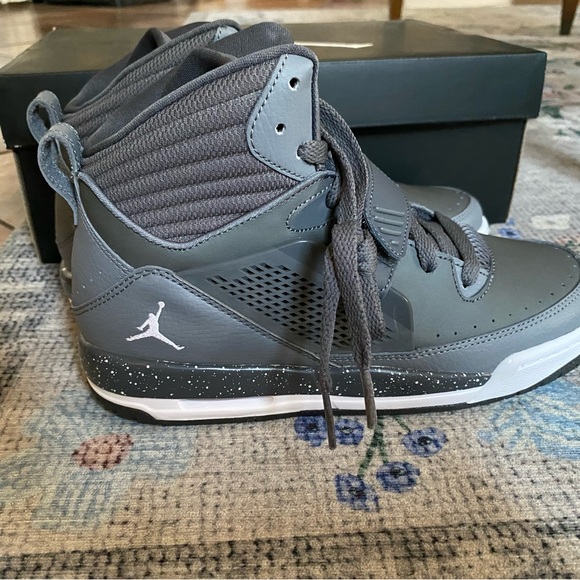 Jordan Flight 97 Grey SIZE 6 Youth (7.5 Women) NEVER USED - Picture 2 of 6